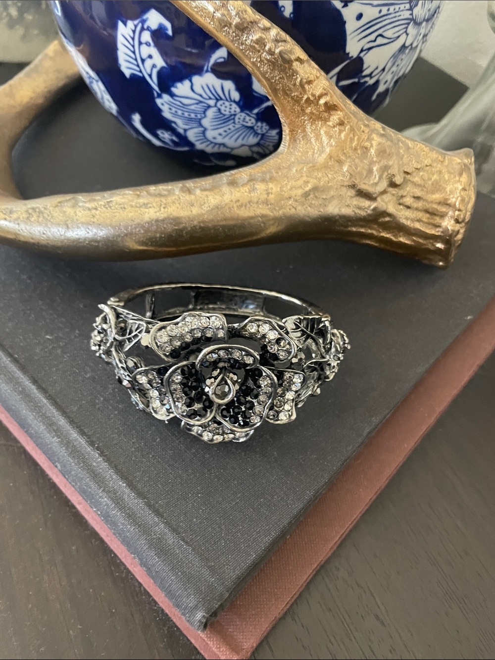 Y2k Rhinestone Flower Bangle - Picture 5 of 5